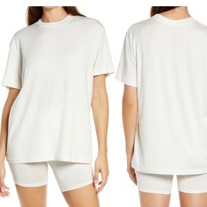 SKIMS Boyfriend T-shirt NWOT